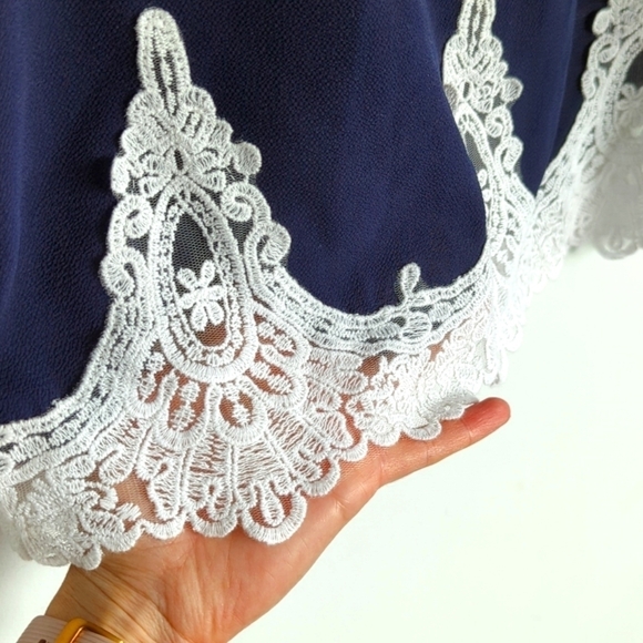 Monteau Los  Angeles Lace Top S - Picture 3 of 5